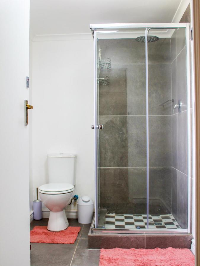 Homestay Proleefic House On Florence Bellville