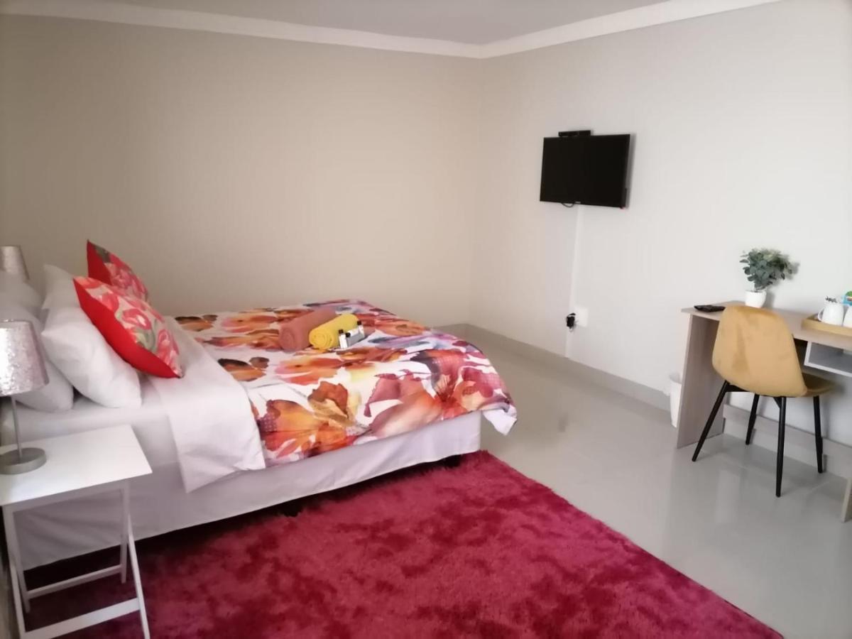 Proleefic House On Florence Homestay