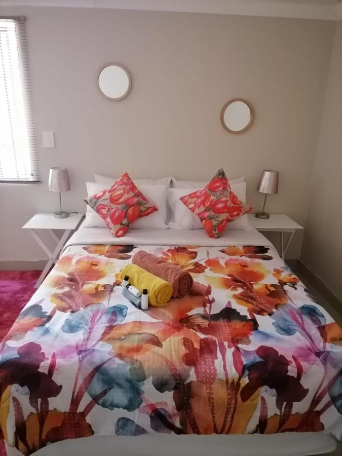Proleefic House On Florence Homestay *